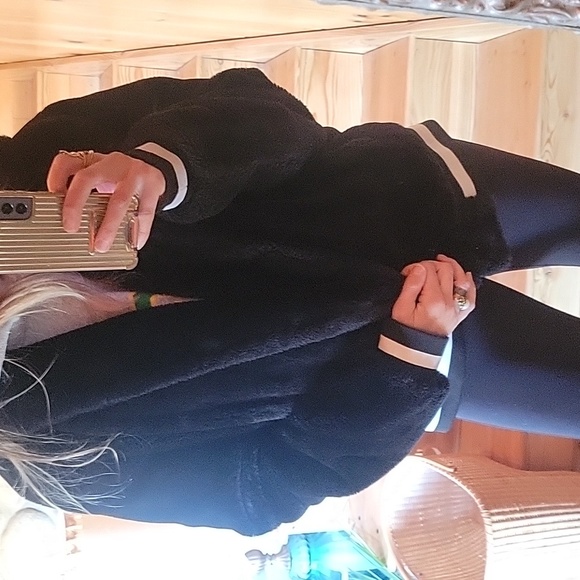 Faux fur Jacket - Picture 5 of 7